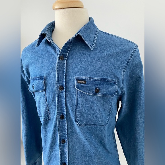 BRIXTON Men’s Standard Fit Casual Denim Style Button Down Shirt Size Medium - Picture 1 of 4